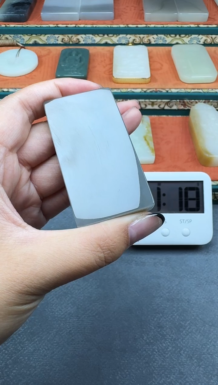 和田玉未镶嵌颈饰婷婷