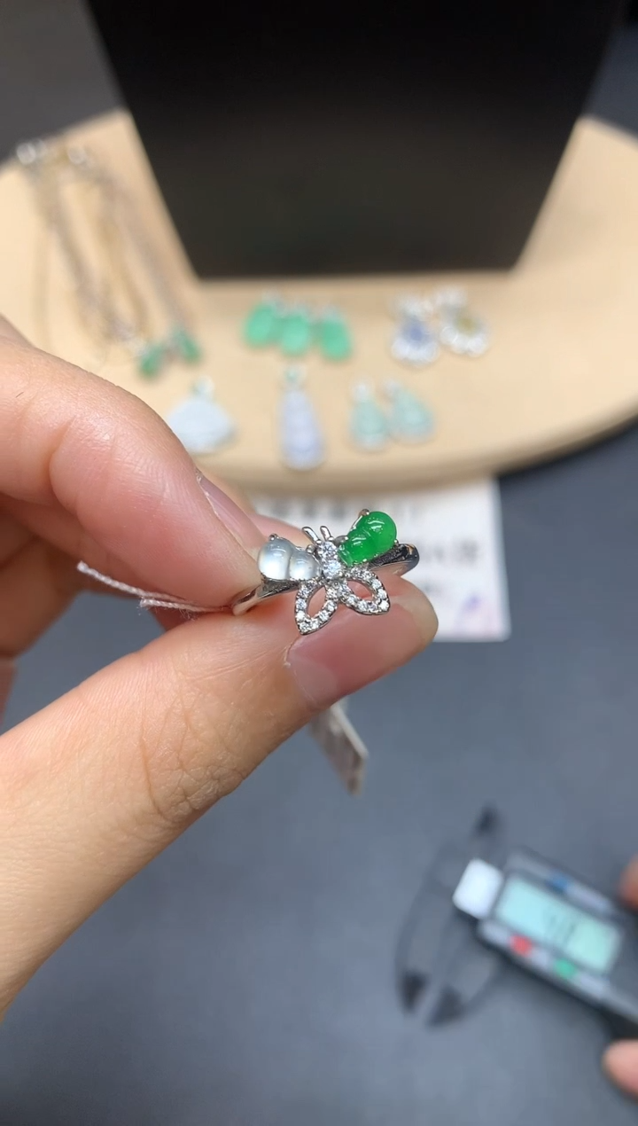 【闪购商品】翡翠戒指银S925镶嵌葫芦【无服务费】