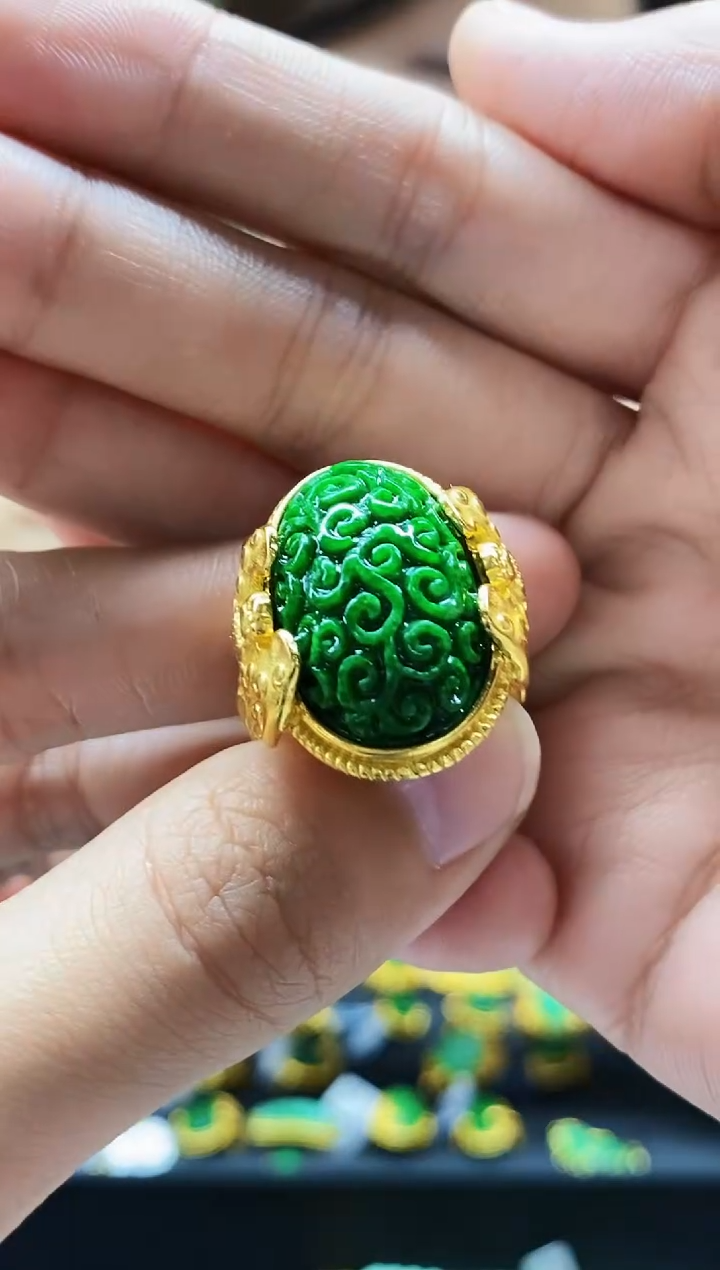 颈饰未镶嵌翡翠翡翠戒指