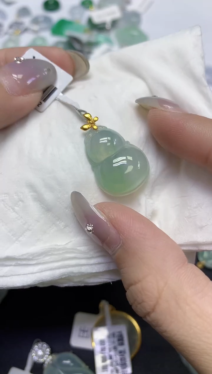 颈饰18K金镶嵌翡翠天然缅甸翡翠A货百元以上9元证书费自理