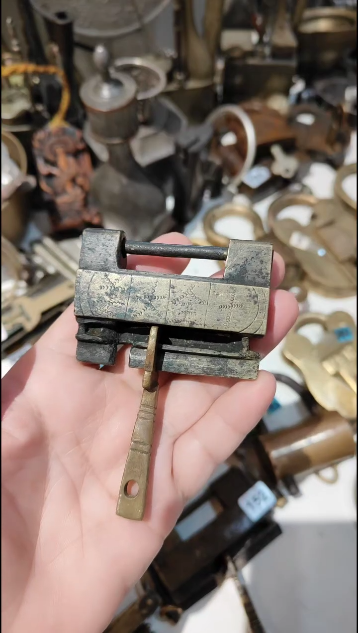 金属古典摆件家居摆件一个