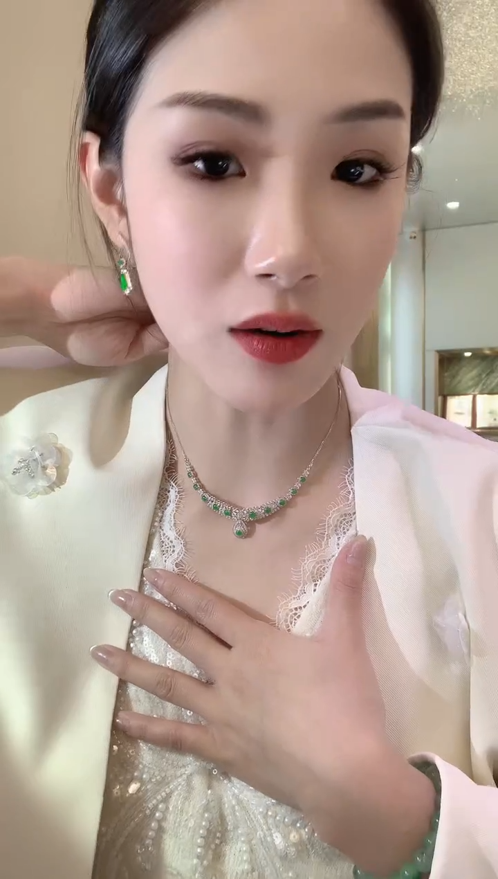 【闪购商品】翡翠套链18K金镶嵌A73翡翠