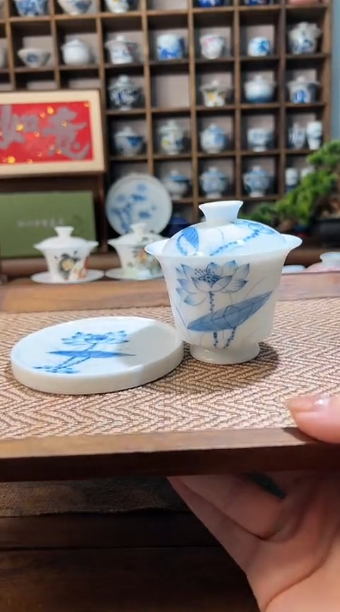 【闪购商品】手绘素荷花高足盖碗+盖置