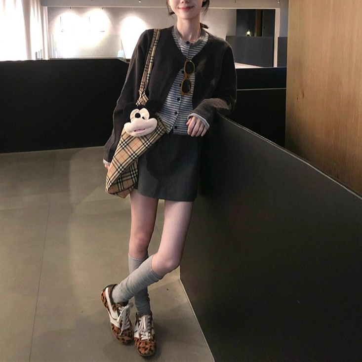 韩系秋冬季氛围感穿搭灰色假两件针织开衫上衣女休闲外搭毛衣外套