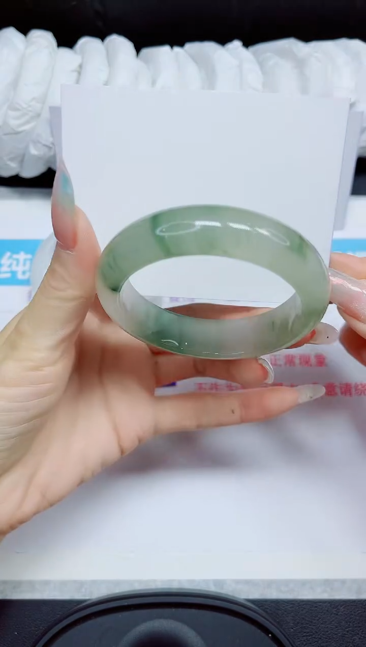 石英质玉手镯未镶嵌105.