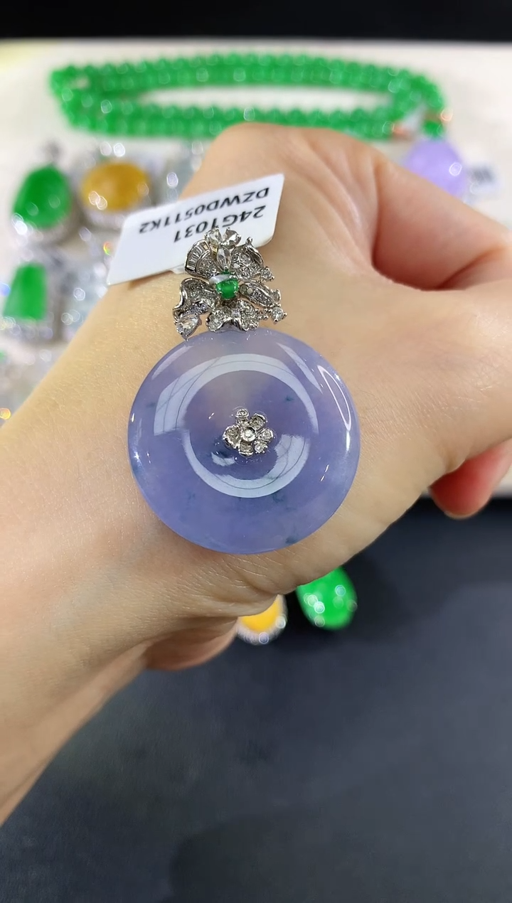吊坠(不含链)18K金镶嵌翡翠134|12800
