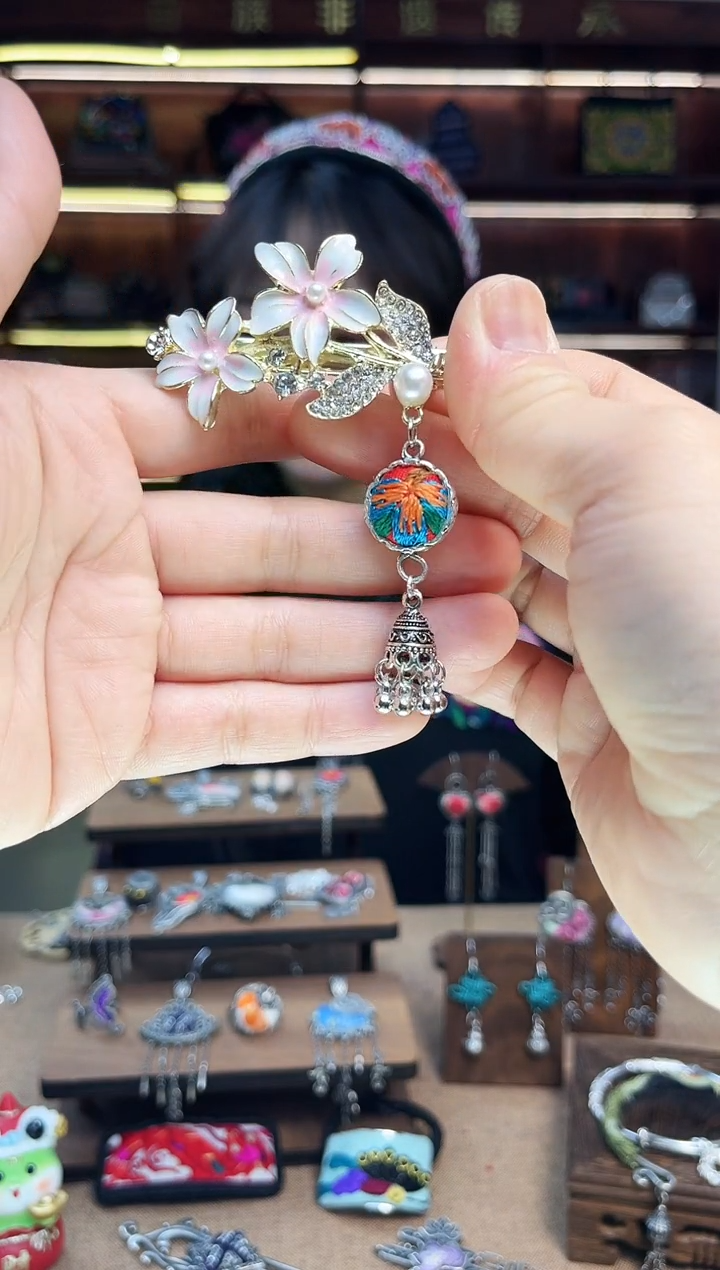 【闪购商品】织绣1619黔东南苗族刺绣