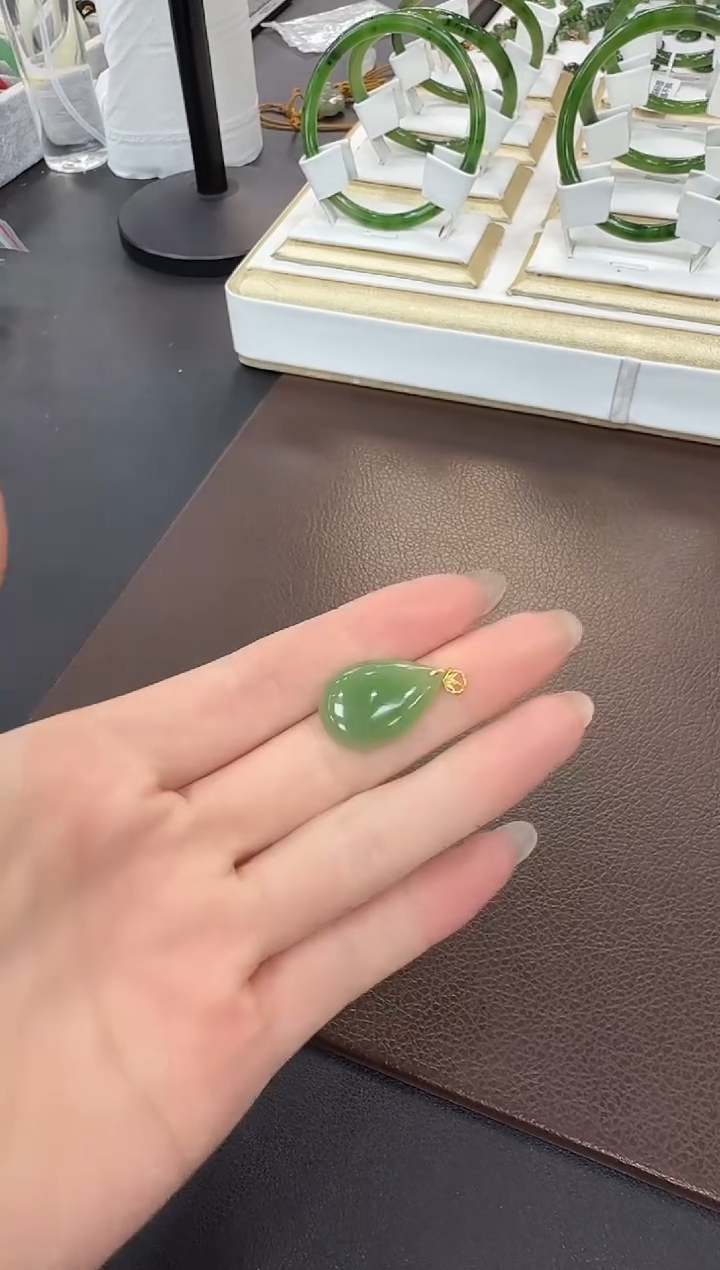 颈饰18K金镶嵌和田玉多样性发其一zj