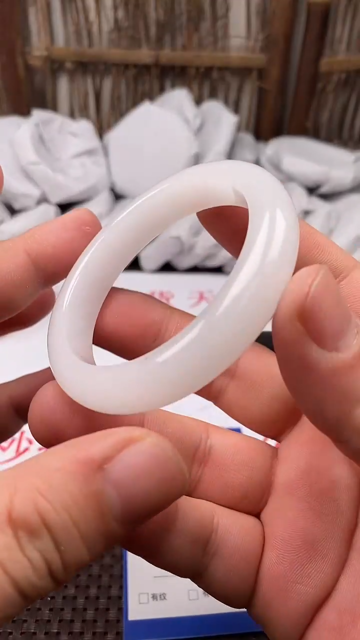 【闪购商品】石英质玉手镯未镶嵌464-54/5多样性发货看清圈口下单