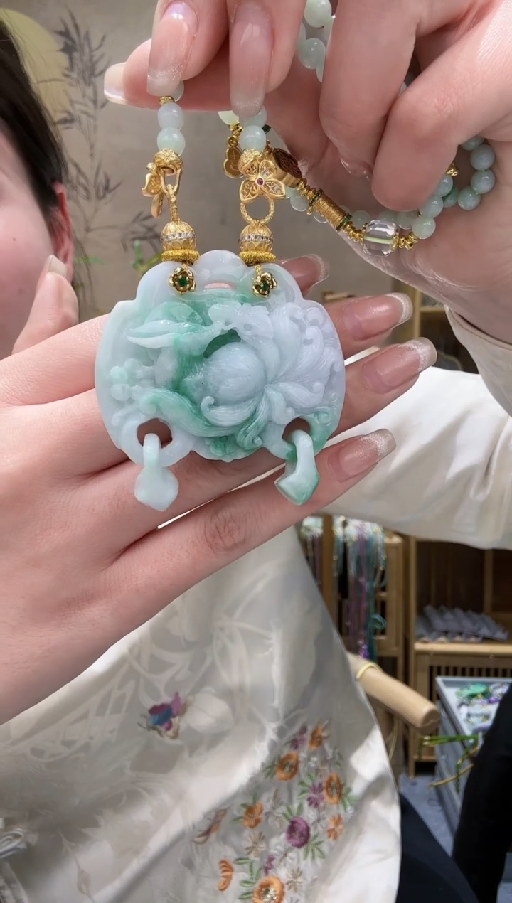 【闪购商品】翡翠颈饰未镶嵌吊坠