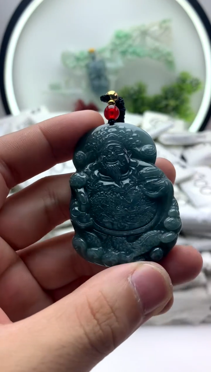 翡翠未镶嵌颈饰财神【品质一般介意慎拍】