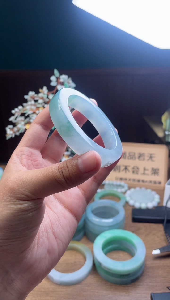 【闪购商品】定制翡翠手镯未镶嵌定制