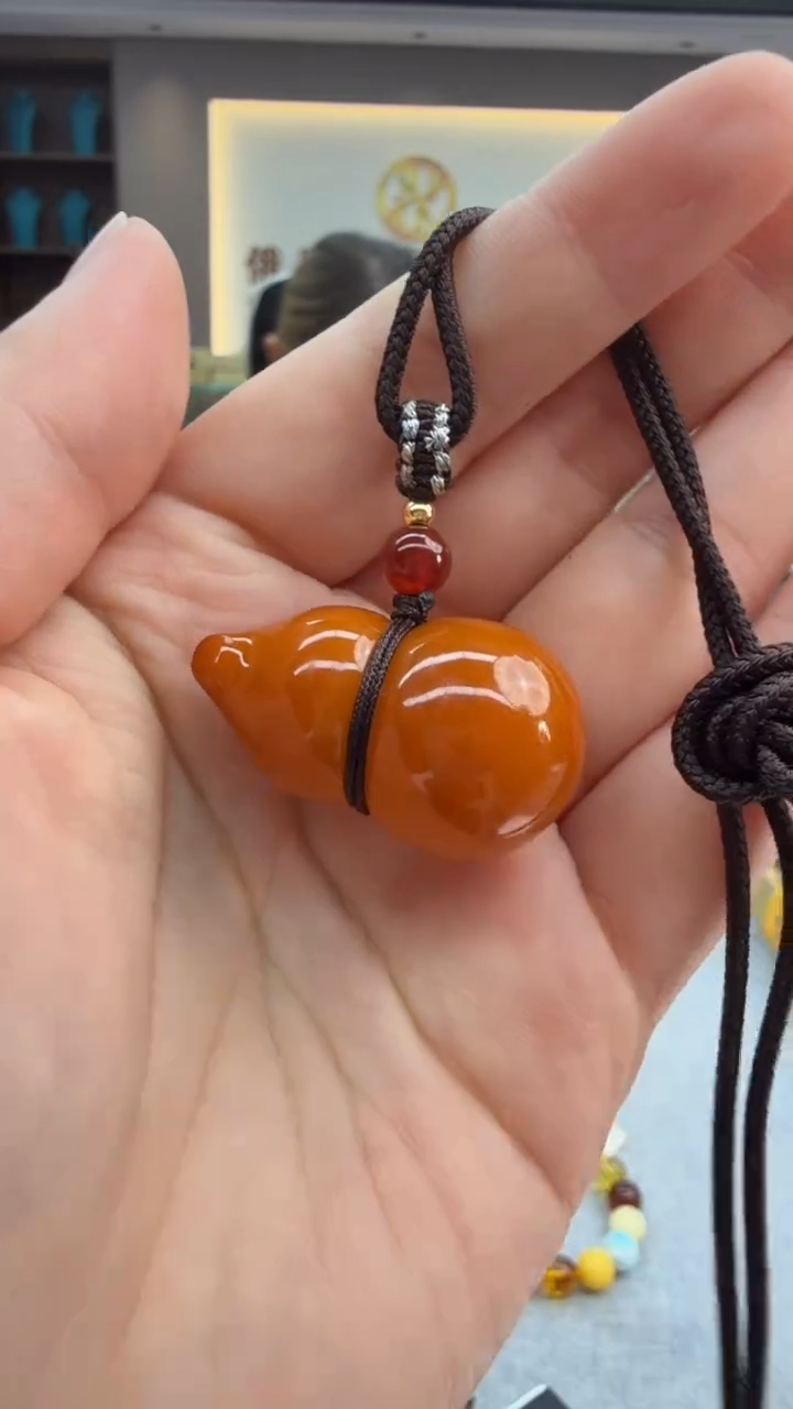 琥珀颈饰未镶嵌252秒拍号 假一罚三