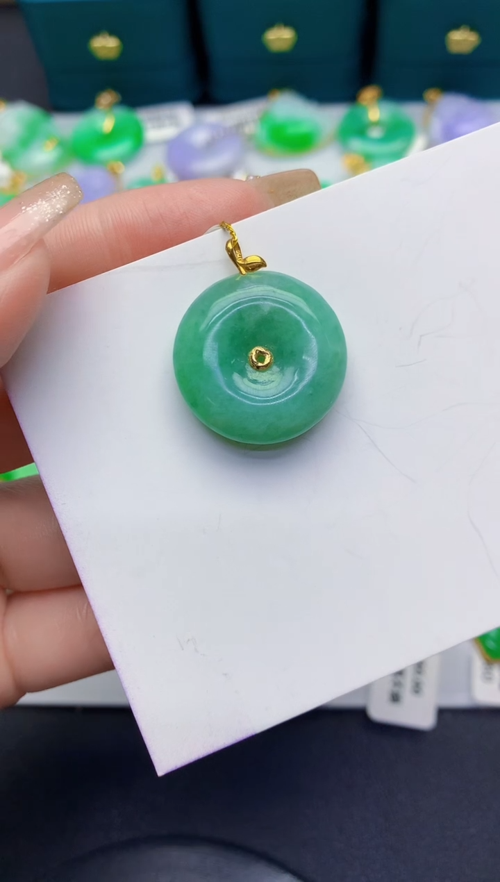 颈饰18K金镶嵌翡翠缅甸天然翡翠A货