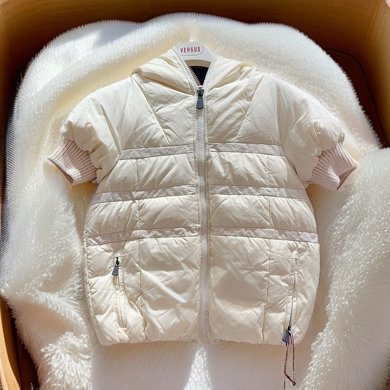 95新 MONCLER  白色外套 1191 5221 