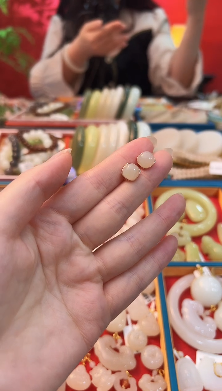 【闪购商品】和田玉耳饰未镶嵌藕粉方糖耳钉