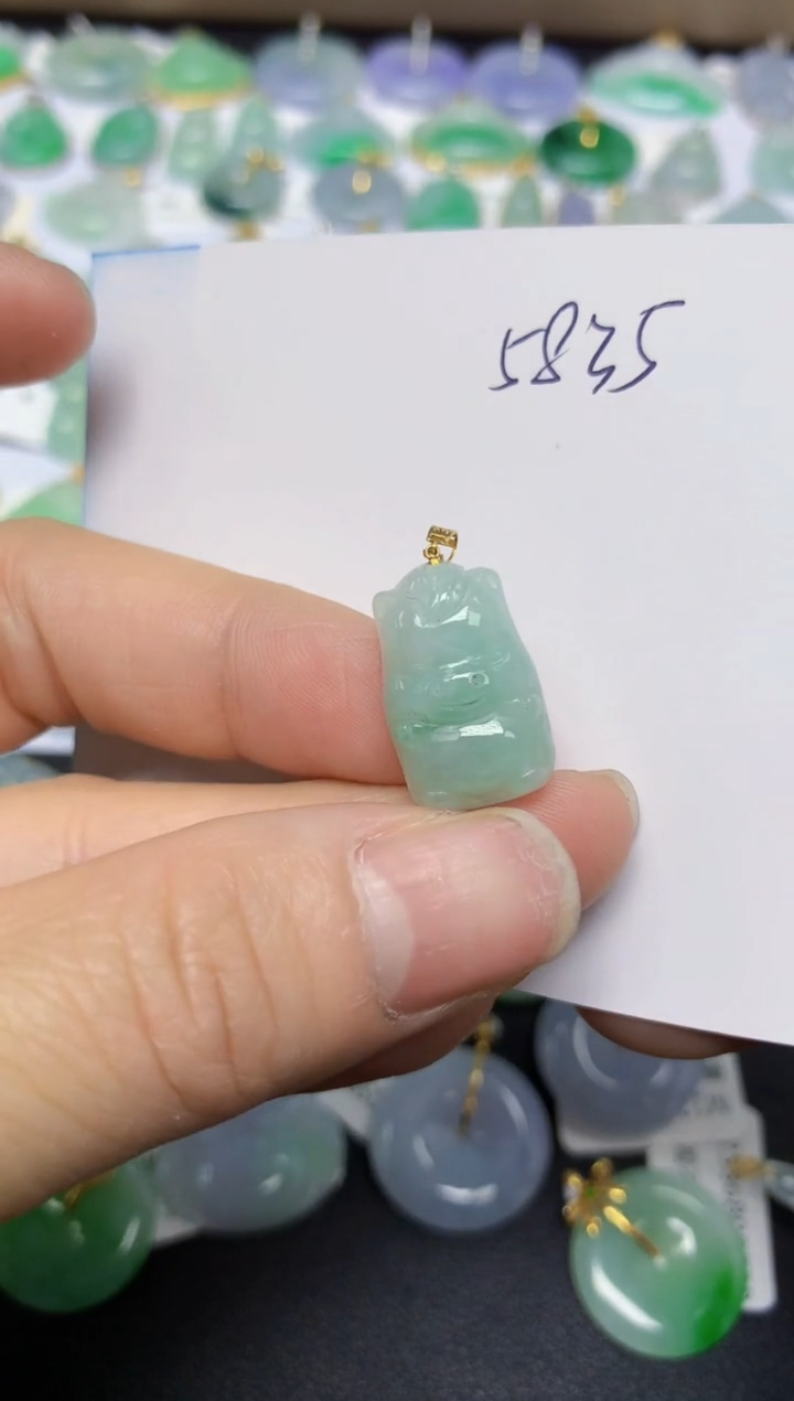 【闪购商品】翡翠挂件18K金镶嵌天然翡翠A货