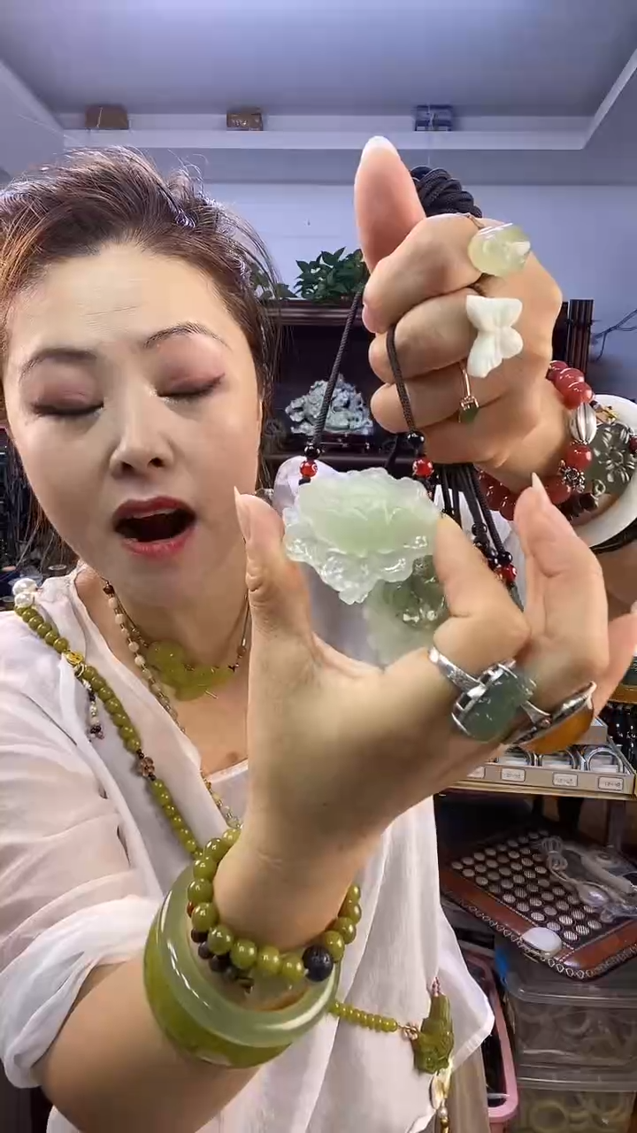 未镶嵌蛇纹石玉牡丹花多样性随机发一