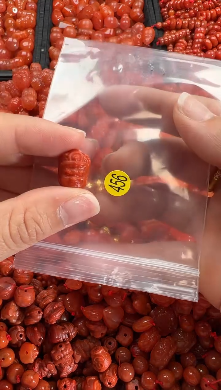 【闪购商品】南红玛瑙颈饰未镶嵌1