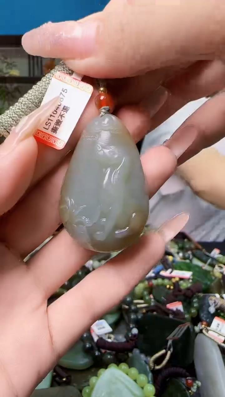 颈饰未镶嵌和田玉多样性发一