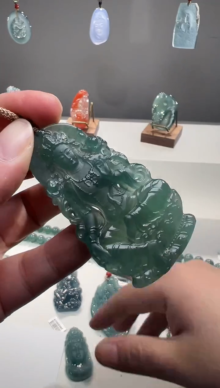 吊坠(不含链)未镶嵌翡翠观音