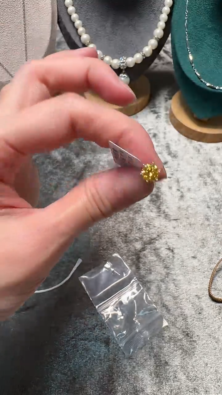 无925银时尚饰品如图所示