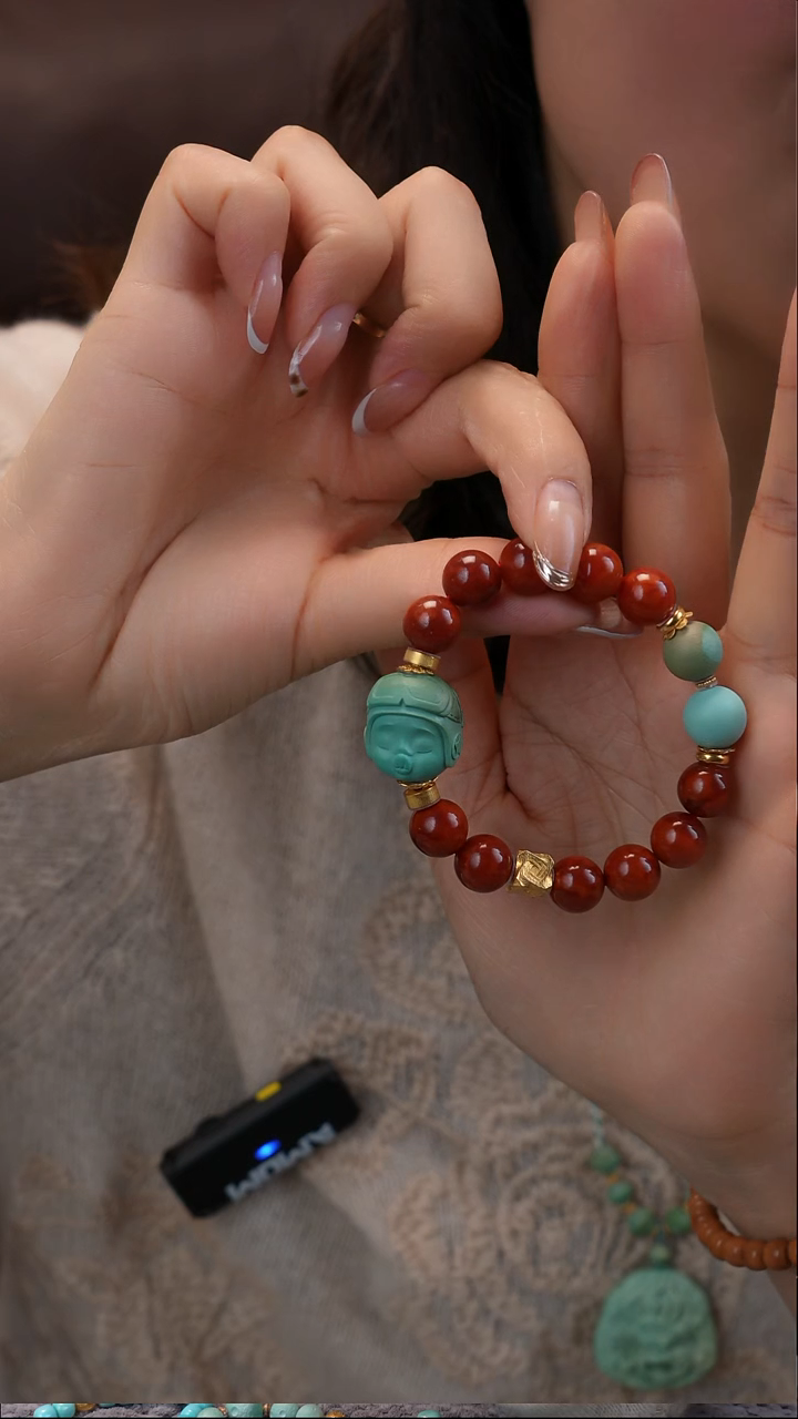 18K金镶嵌绿松石手链11111