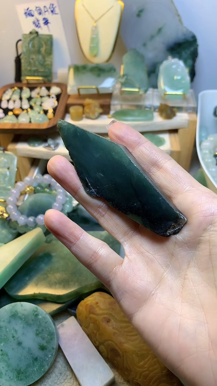 未镶嵌挂件翡翠ゞ****〆缅甸A货翡翠,没有运费险,有纹有裂