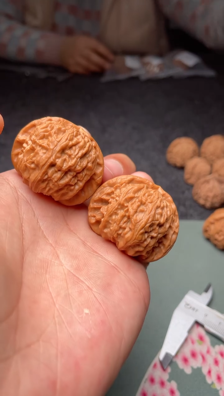 把件文玩核桃a120  白狮子 39尺