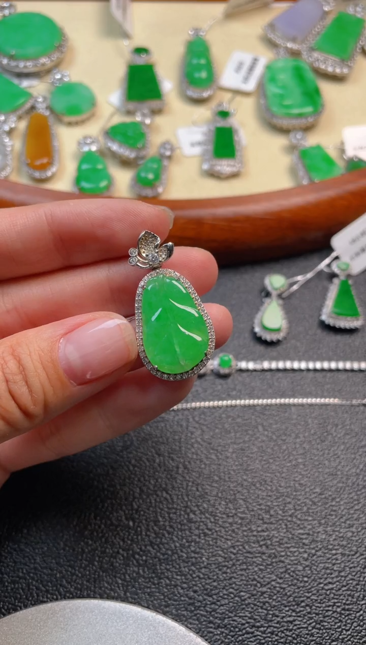 【闪购商品】翡翠吊坠(不含链)银S925镶嵌吊坠