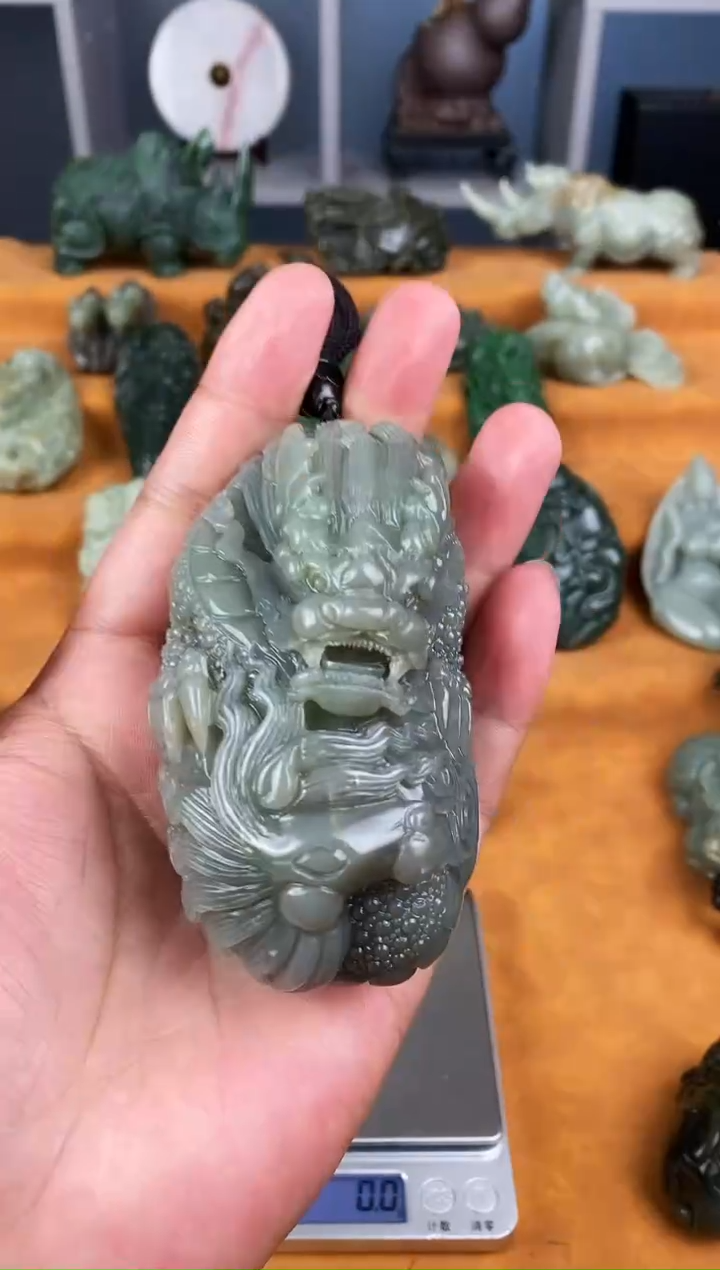 颈饰未镶嵌和田玉1