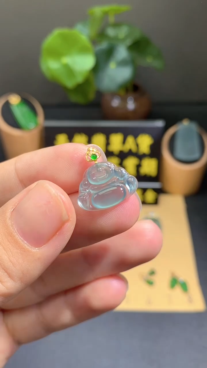 翡翠18K金镶嵌颈饰翡翠A货