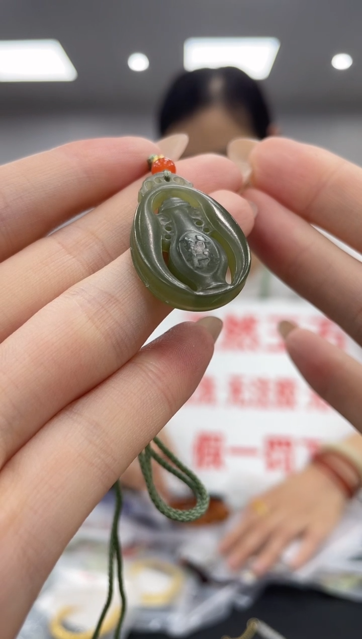 和田玉未镶嵌颈饰多样性发其一z