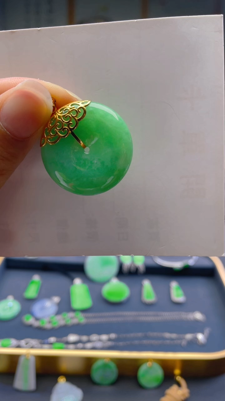 【闪购商品】翡翠颈饰18K金镶嵌天然A货翡翠