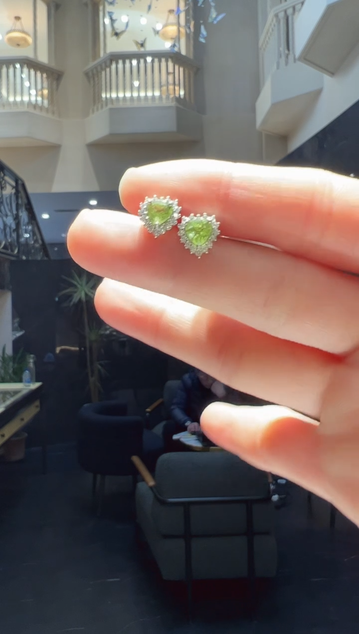 【闪购商品】橄榄石耳饰银S925镶嵌15】