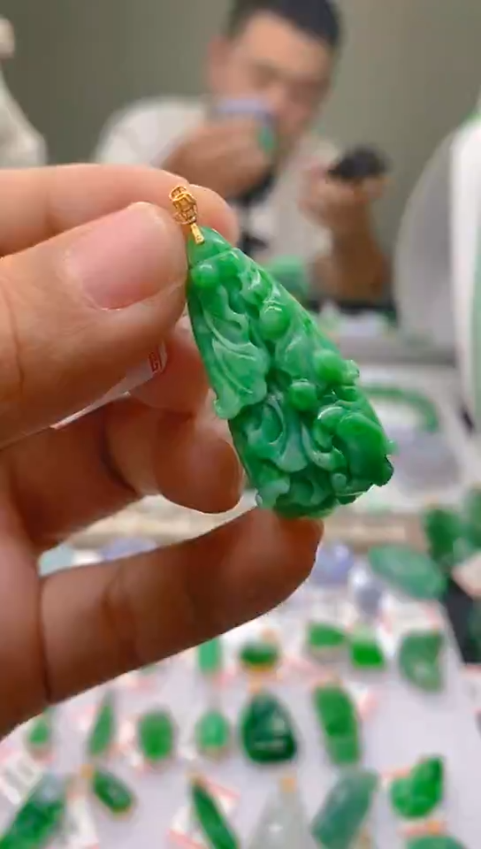 【闪购商品】翡翠颈饰18K金镶嵌新号开播，全场乱卖