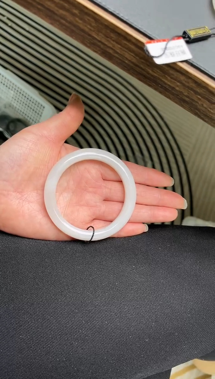 【闪购商品】和田玉手镯未镶嵌圈口58  D-6