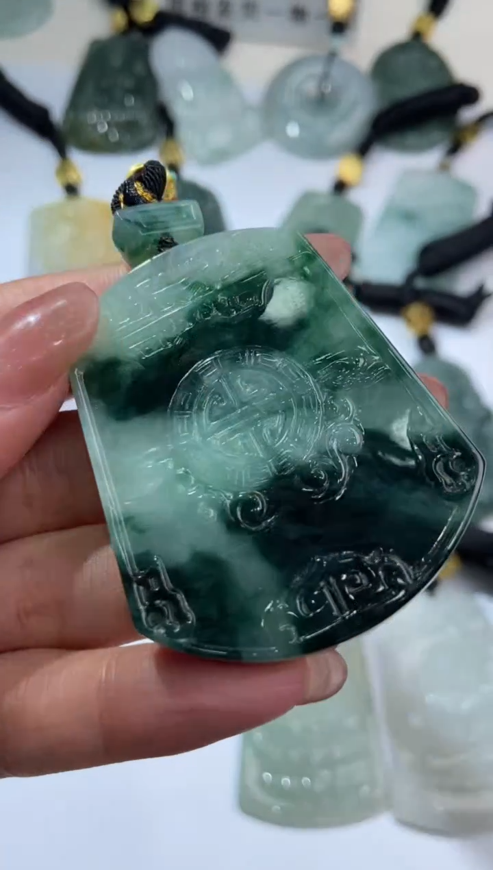 【闪购商品】翡翠挂件未镶嵌2208572 