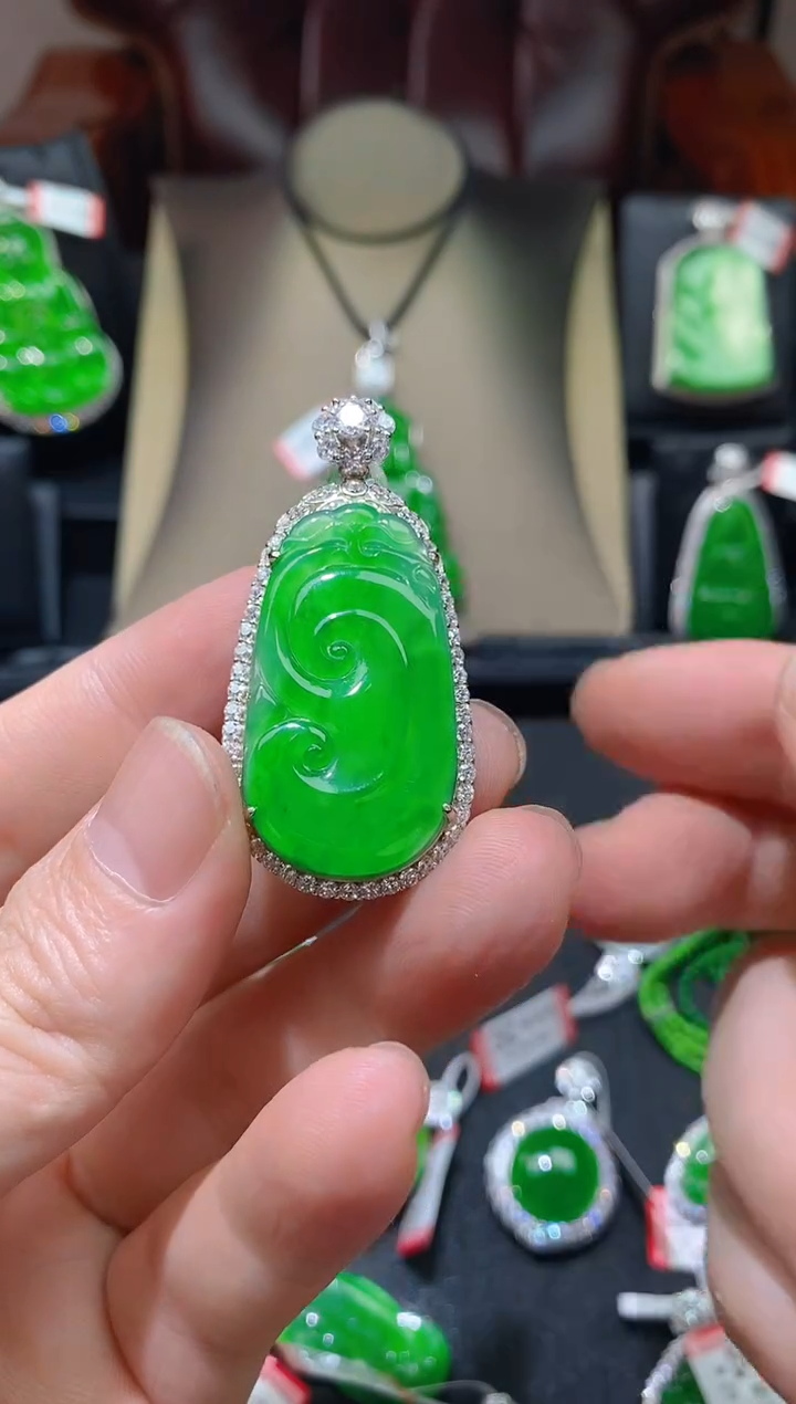 【闪购商品】翡翠颈饰未镶嵌A17翡翠 