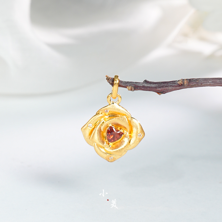 18K金石榴石拉丝玫瑰花吊坠（多样性发）G80344