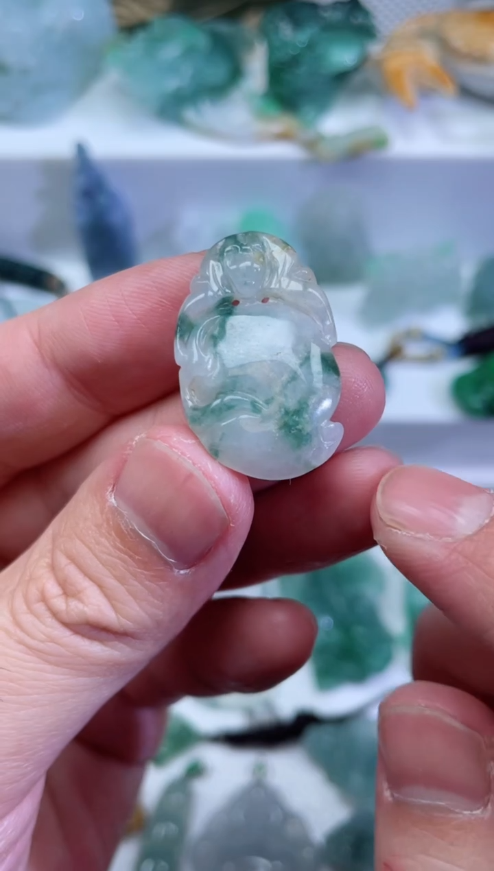 【闪购商品】翡翠颈饰未镶嵌瓜