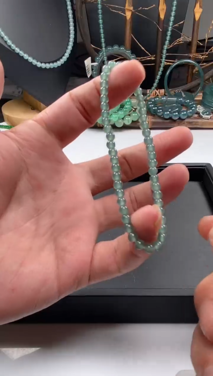 【闪购商品】翡翠手链未镶嵌多样性发货50颗卡4