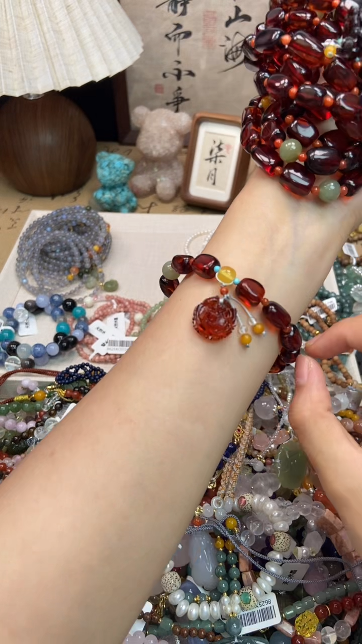 未镶嵌血珀手链103