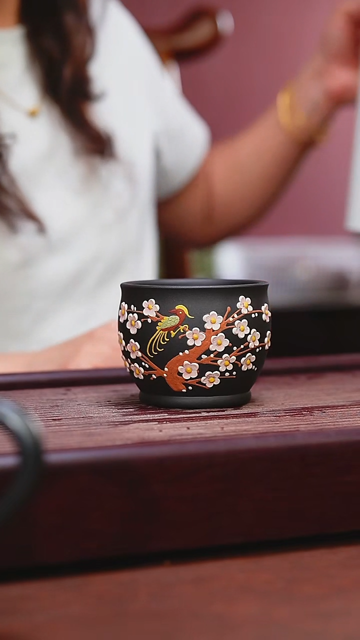 宜兴原矿紫砂   喜上枝头