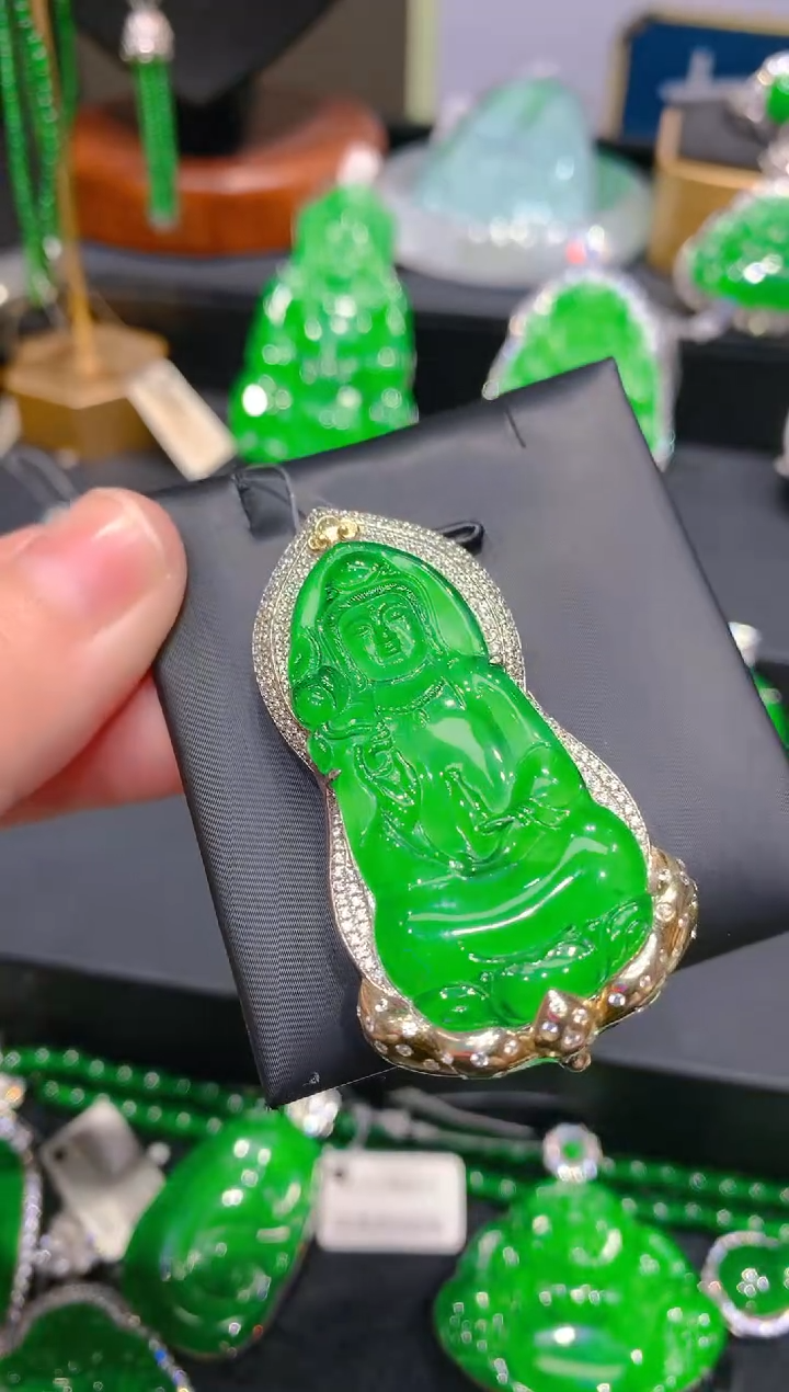 【闪购商品】翡翠颈饰银S925镶嵌39一季