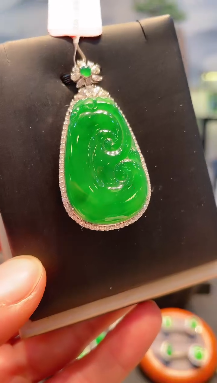 【闪购商品】翡翠颈饰18K金镶嵌A66天然A货翡翠