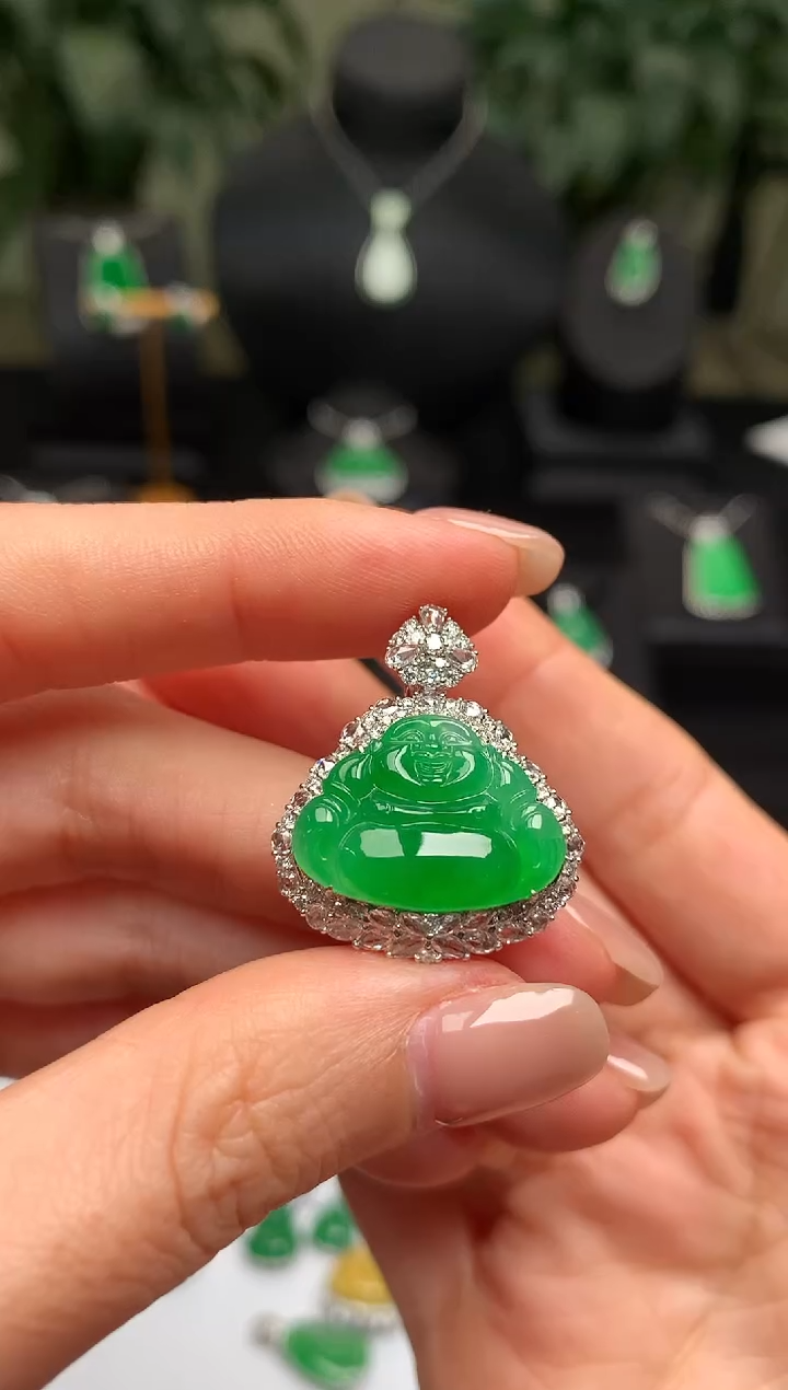 颈饰18K金镶嵌翡翠佛公