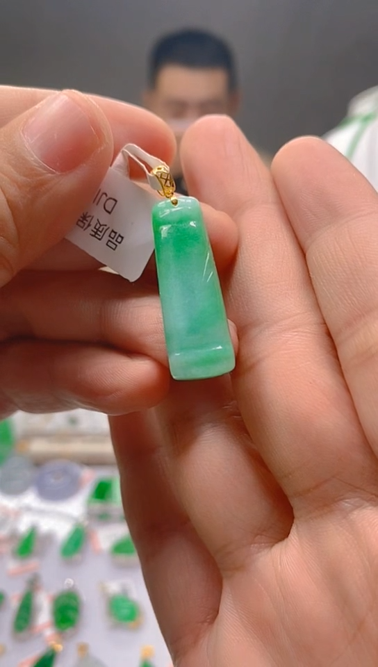 【闪购商品】翡翠颈饰未镶嵌新号开播，全场乱卖