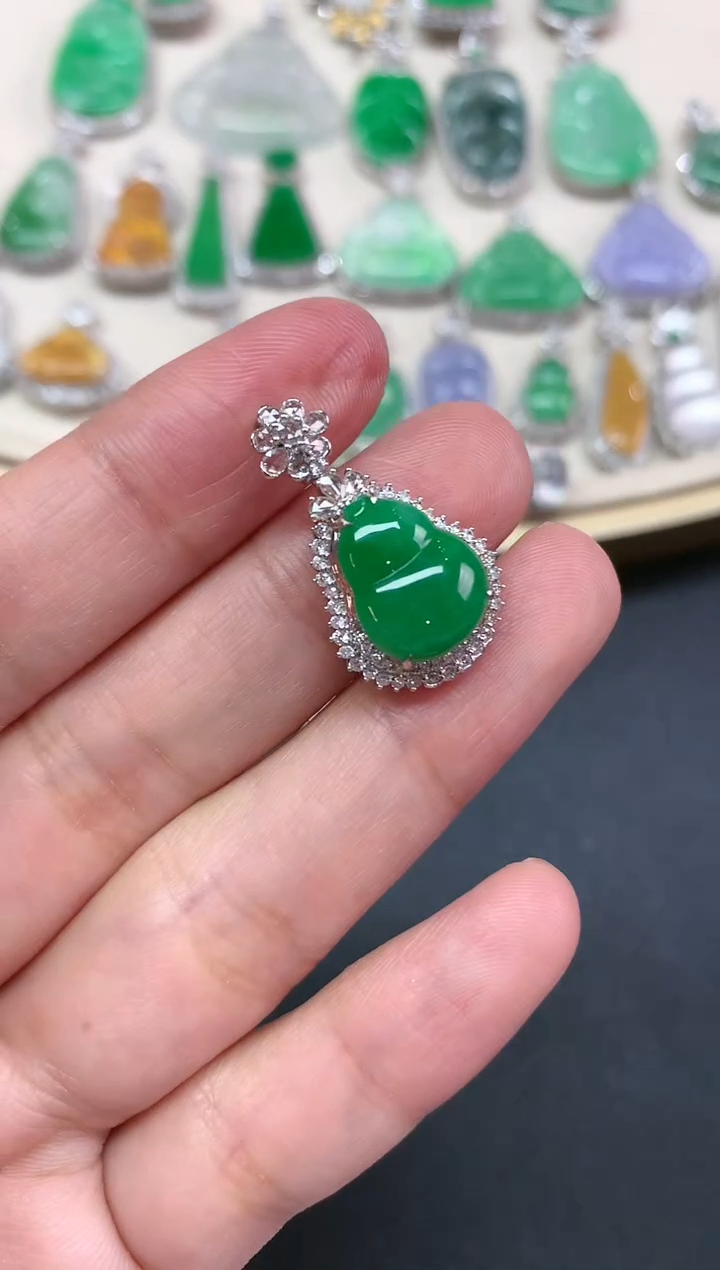 【闪购商品】翡翠吊坠(不含链)18K金镶嵌Q37|6980