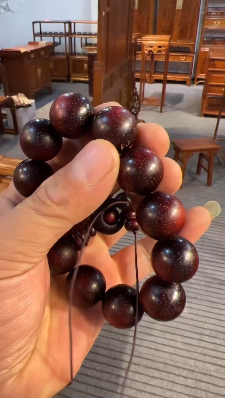 花梨木类木雕款手串 一个